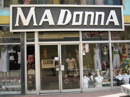 Does she shop here?